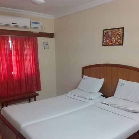 Ktdc Nandanam Guruvayoor Hotel Guruvāyūr Kültér fotó