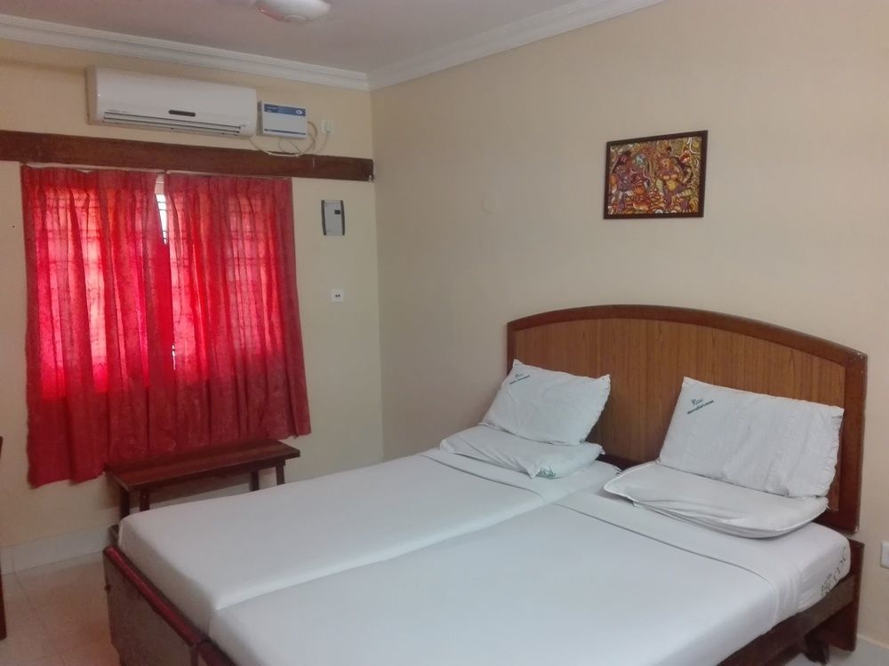 Ktdc Nandanam Guruvayoor Hotel Guruvāyūr Kültér fotó